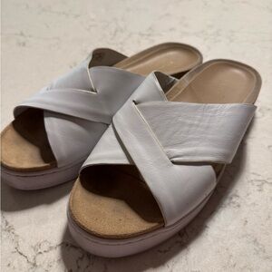 Vionic White Crossover Slide Sandals, 8.5